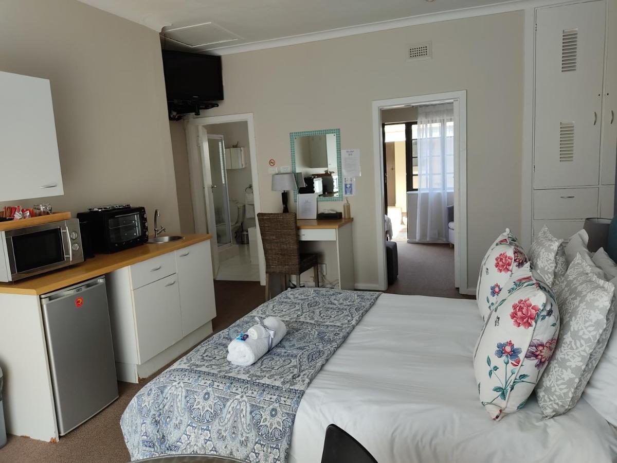 Palm Beach Guesthouse Port Elizabeth Exterior photo